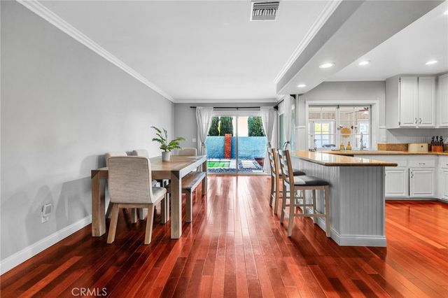 23041 La Granja, Valencia, CA 91354