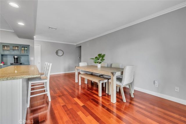 23041 La Granja, Valencia, CA 91354