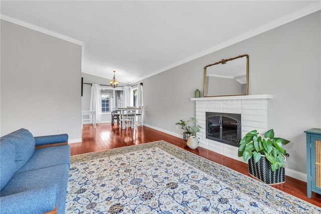 23041 La Granja, Valencia, CA 91354