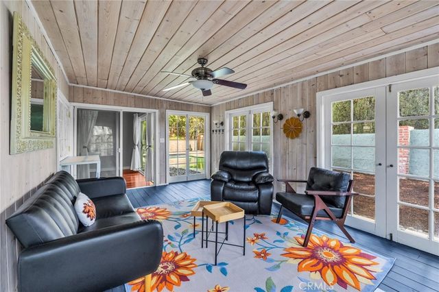 23041 La Granja, Valencia, CA 91354