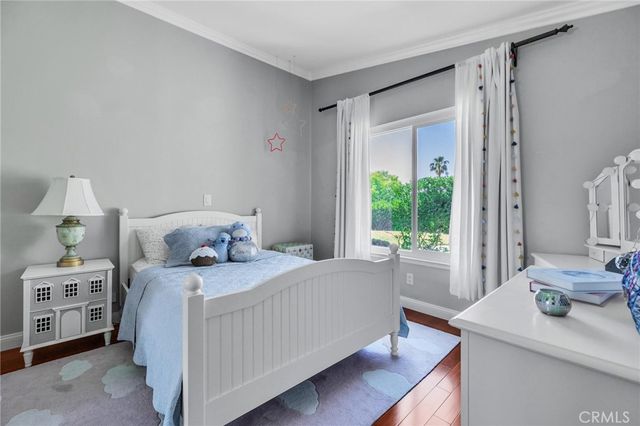 23041 La Granja, Valencia, CA 91354