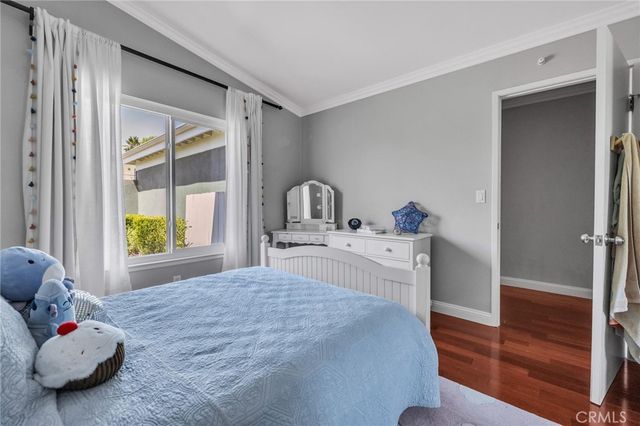 23041 La Granja, Valencia, CA 91354