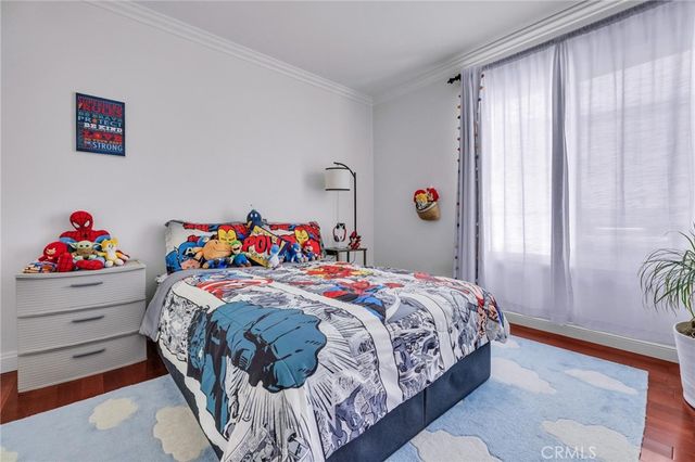 23041 La Granja, Valencia, CA 91354