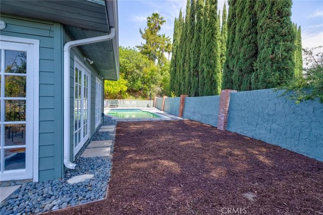23041 La Granja, Valencia, CA 91354