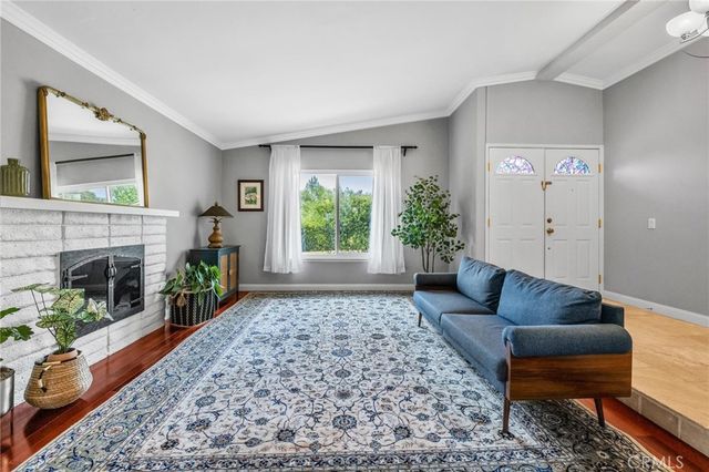 23041 La Granja, Valencia, CA 91354