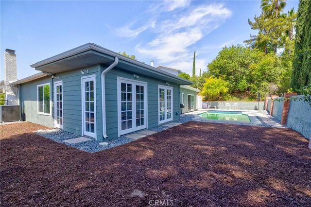 23041 La Granja, Valencia, CA 91354