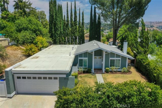 23041 La Granja, Valencia, CA 91354