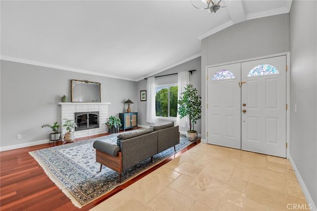 23041 La Granja, Valencia, CA 91354