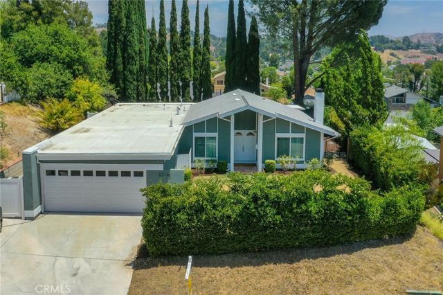 23041 La Granja, Valencia, CA 91354