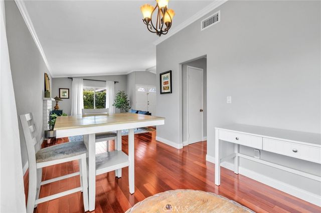 23041 La Granja, Valencia, CA 91354