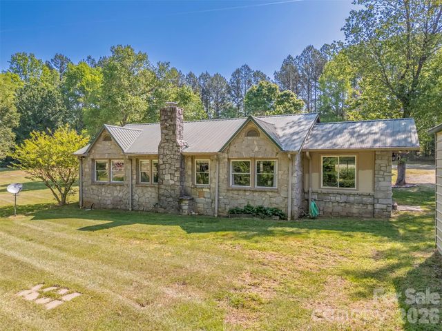183-185 Rubin Thorne Road, Campobello, SC 29322