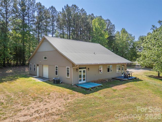 183-185 Rubin Thorne Road, Campobello, SC 29322