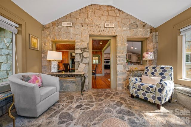 183-185 Rubin Thorne Road, Campobello, SC 29322