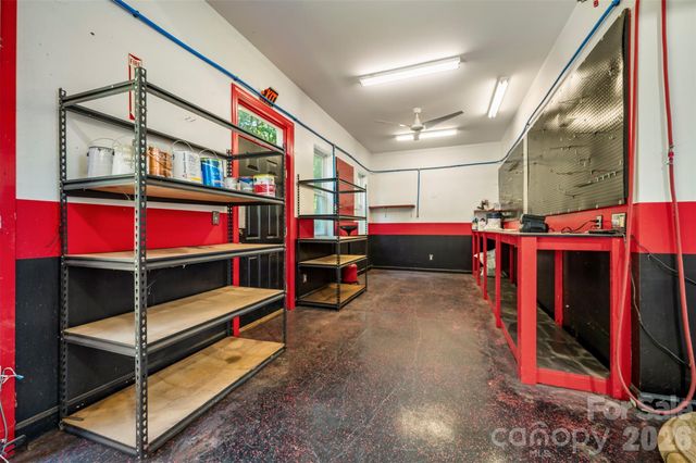 183-185 Rubin Thorne Road, Campobello, SC 29322