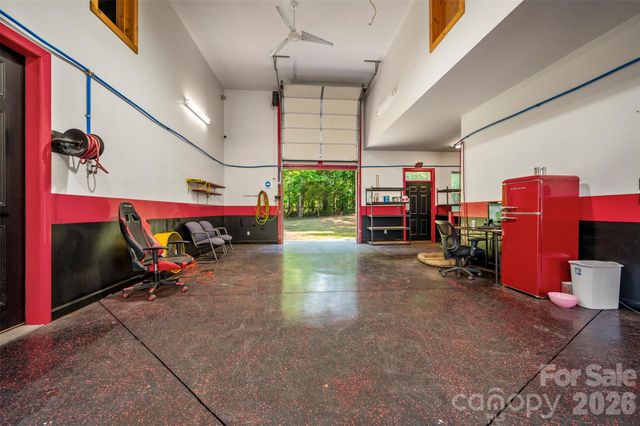 183-185 Rubin Thorne Road, Campobello, SC 29322