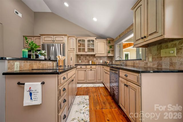 183-185 Rubin Thorne Road, Campobello, SC 29322