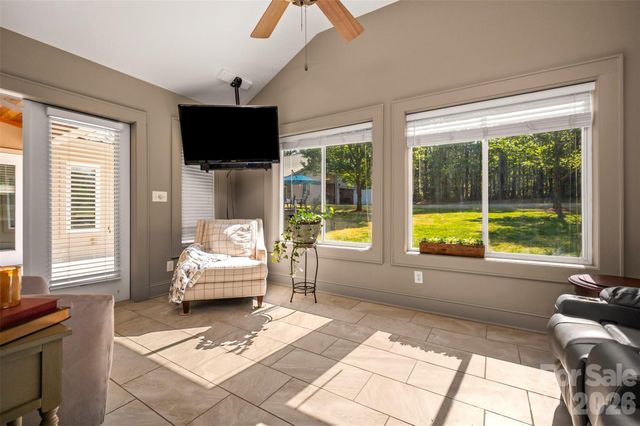 183-185 Rubin Thorne Road, Campobello, SC 29322