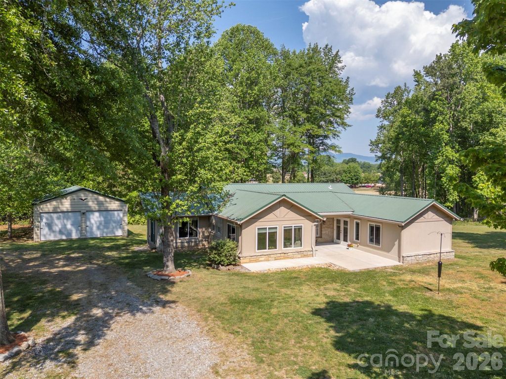 183-185 Rubin Thorne Road, Campobello, SC 29322