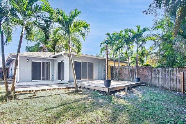 4858 Arthur Street, Palm Beach Gardens, FL 33418