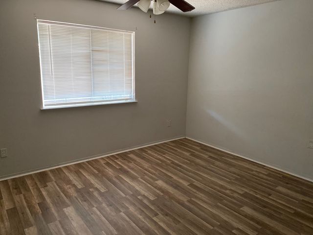 4451 Posada Drive, Dallas, TX 75211