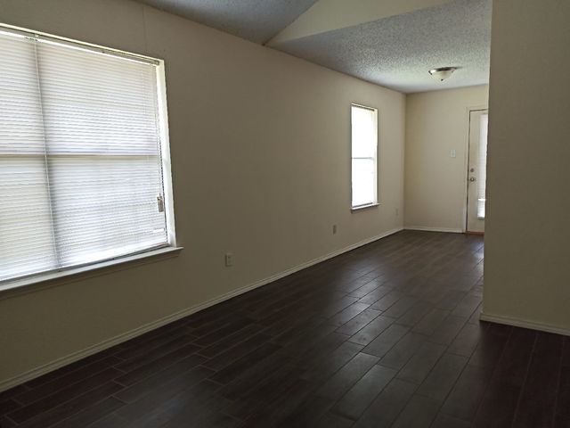 4451 Posada Drive, Dallas, TX 75211