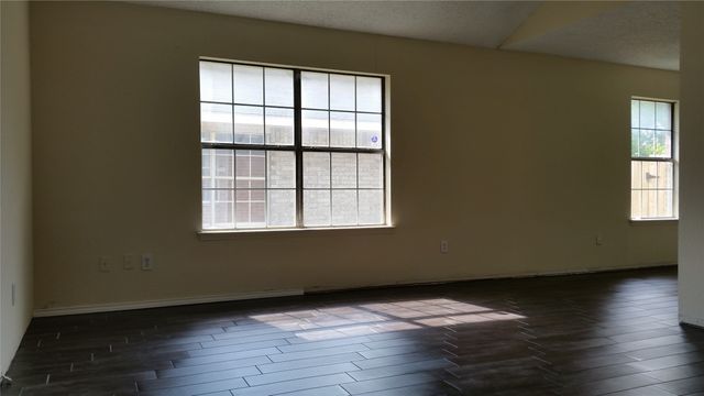 4451 Posada Drive, Dallas, TX 75211