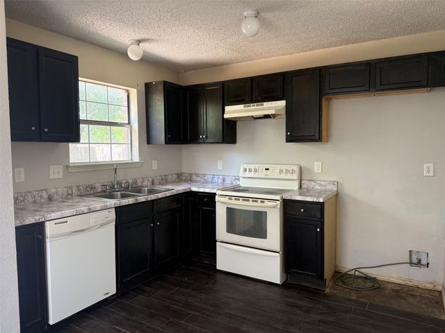 4451 Posada Drive, Dallas, TX 75211