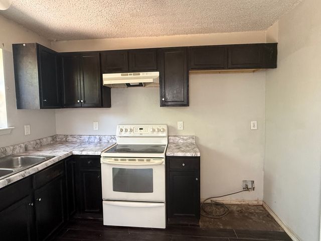 4451 Posada Drive, Dallas, TX 75211