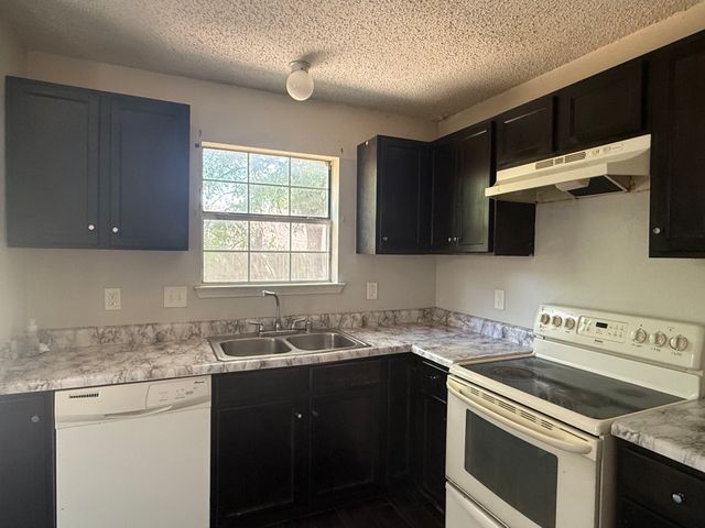 4451 Posada Drive, Dallas, TX 75211