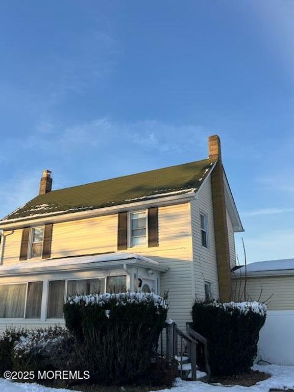 317 Roosevelt Avenue, Oakhurst, NJ 07755