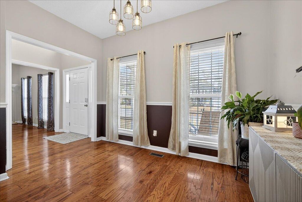 Image 10 of property listing at 7949 Indica Court, North Charleston, SC 29418