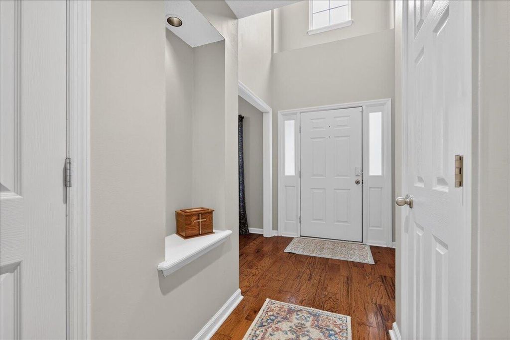 Image 11 of property listing at 7949 Indica Court, North Charleston, SC 29418