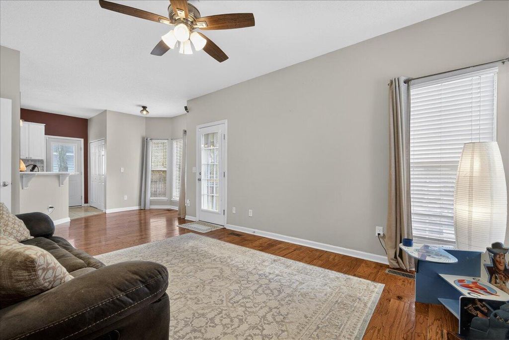 Image 14 of property listing at 7949 Indica Court, North Charleston, SC 29418