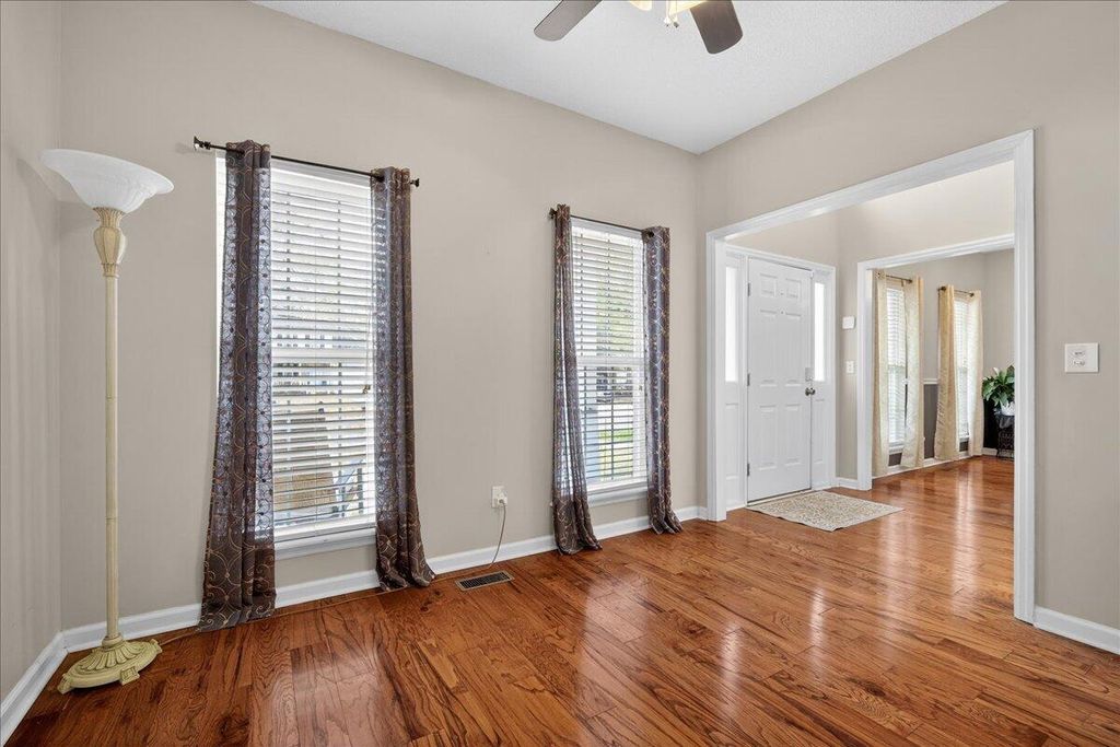 Image 8 of property listing at 7949 Indica Court, North Charleston, SC 29418