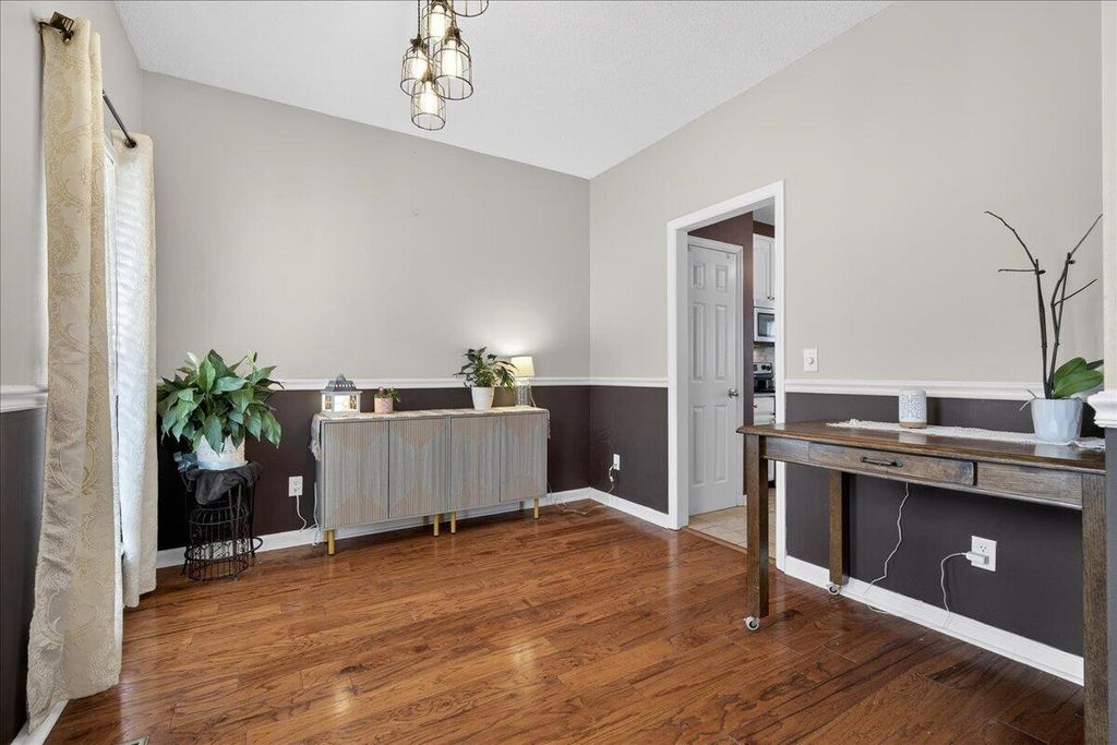 Image 9 of property listing at 7949 Indica Court, North Charleston, SC 29418