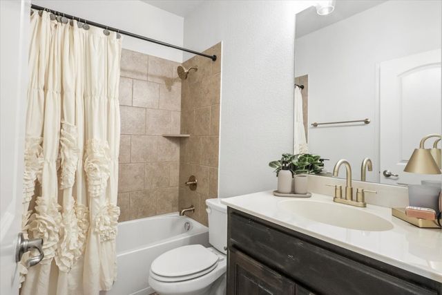 1109 Nottingham Trail, Saginaw, TX 76179