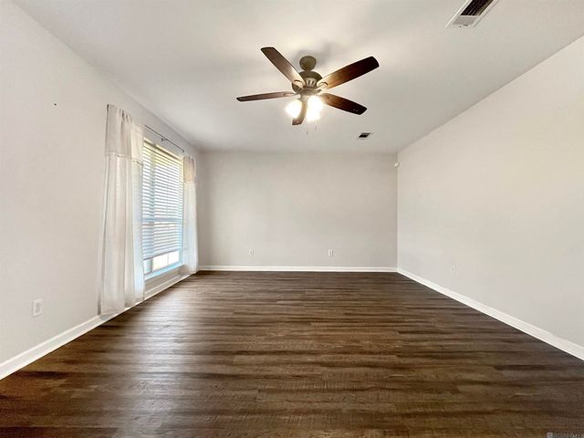 26470 Parkwood Dr, Denham Springs, LA 70726