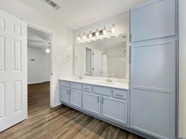 26470 Parkwood Dr, Denham Springs, LA 70726