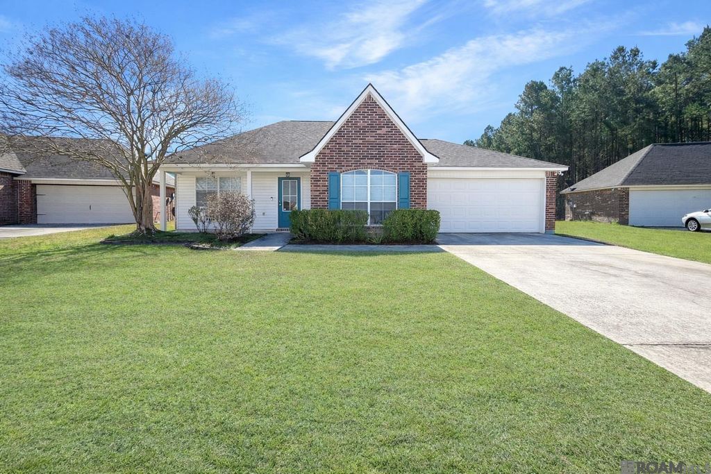 26470 Parkwood Dr, Denham Springs, LA 70726