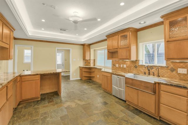 9143 Penn Manor Ct Court, Houston, TX 77055