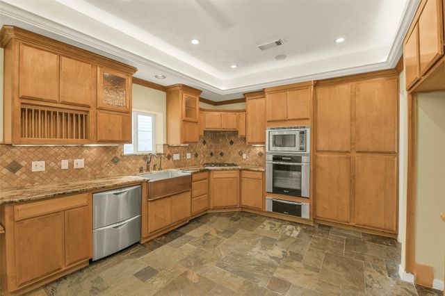 9143 Penn Manor Ct Court, Houston, TX 77055