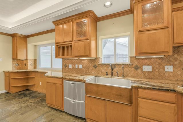 9143 Penn Manor Ct Court, Houston, TX 77055