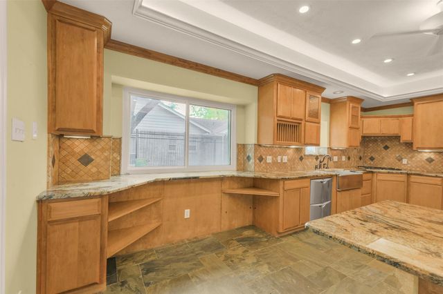 9143 Penn Manor Ct Court, Houston, TX 77055