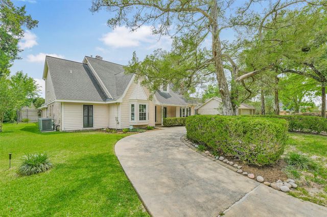 9143 Penn Manor Ct Court, Houston, TX 77055