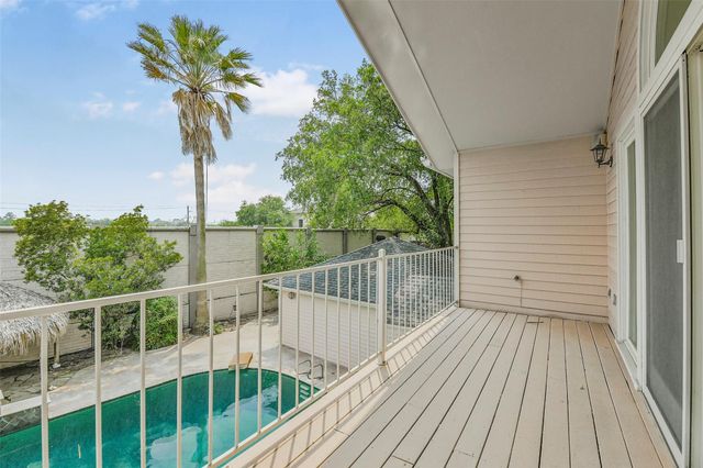 9143 Penn Manor Ct Court, Houston, TX 77055