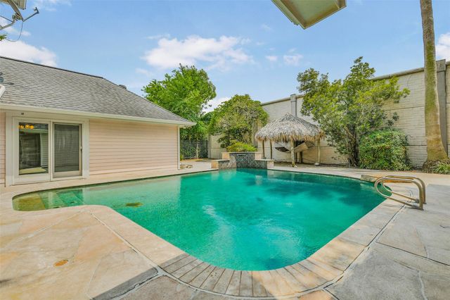 9143 Penn Manor Ct Court, Houston, TX 77055