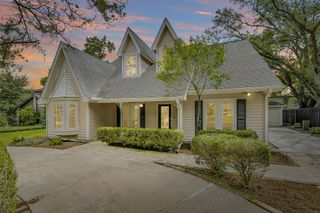 9143 Penn Manor Ct Court, Houston, TX 77055
