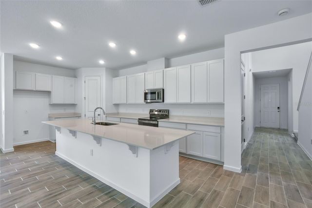 708 LAKE DELL AVENUE, Dundee, FL 33838