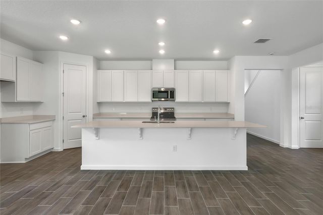 708 LAKE DELL AVENUE, Dundee, FL 33838