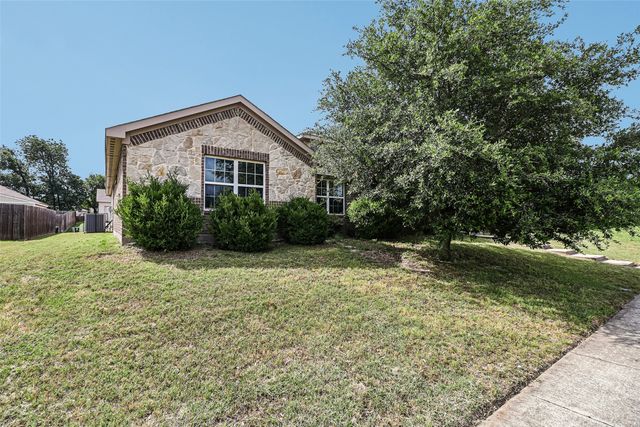 2979 Driftwood Lane, Lancaster, TX 75146
